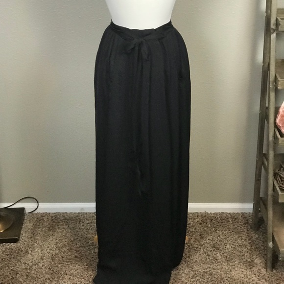Forever 21 Dresses & Skirts - Forever 21 maxi skirt with bow sz 3x